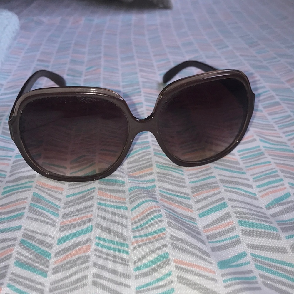 Woman’s sunglasses